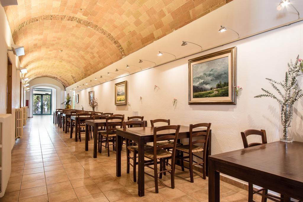 马德雷马尼亚 Hostatgeria Restaurant Els Angels酒店 外观 照片